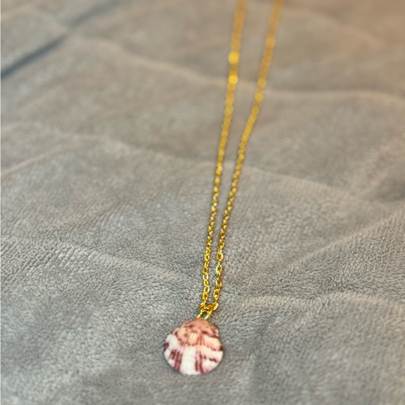Handmade Jewelry - Gold Chained Scallop Shell Pendant Necklace